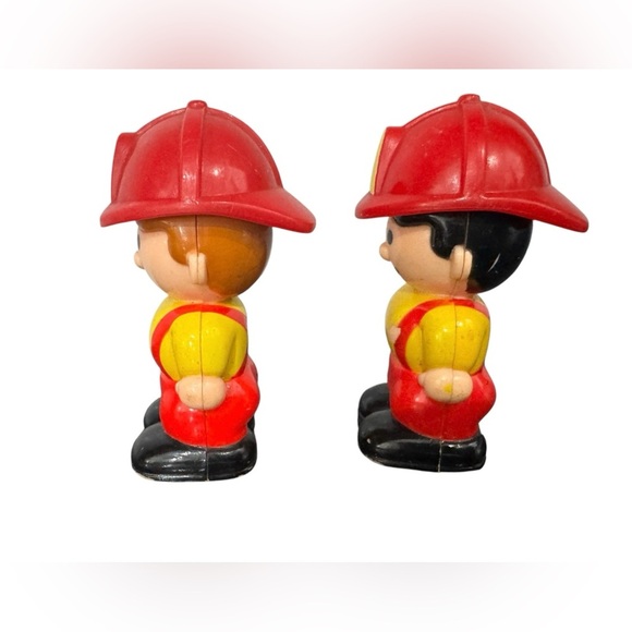 Vintage 1991 Buddy L Bitsy Buddy’s Set of Two 2.5” Fireman - Picture 2 of 5